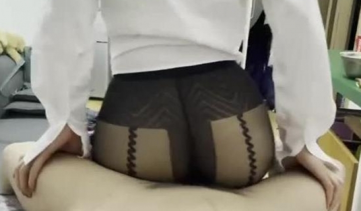 大神的共享女友，玩得是风生水起，日常做爱，真实自然，24V泄密流出！ ️ ️女友：爸爸你能不能插