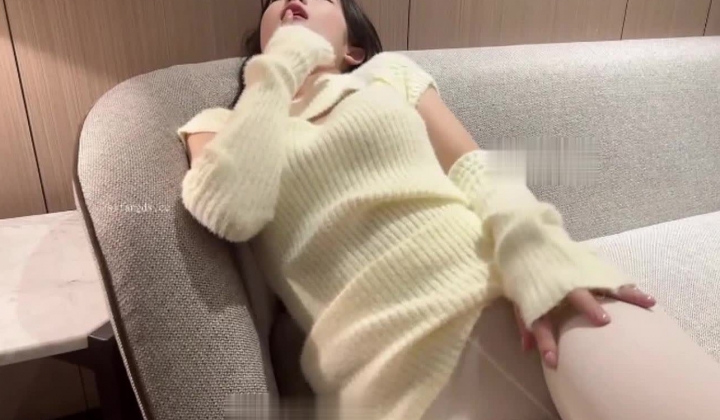 秀人网 谭小灵 真空无内漏毛 泡泡浴漏奶头+剧情被下药