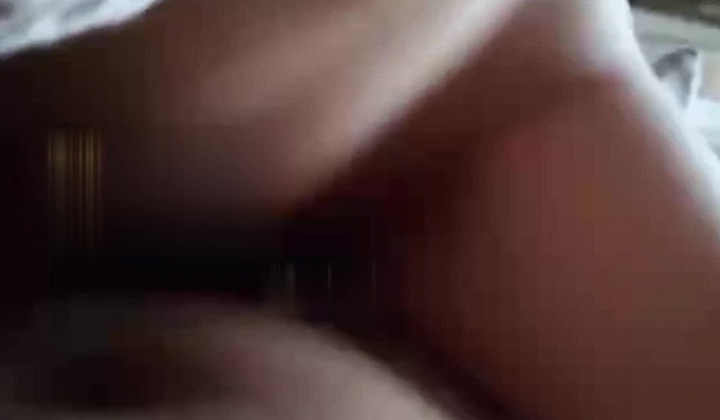女大嫩妹杀手『我不是AV男优』你男朋友知道你这么骚吗？反差女大穿上黑丝带上项圈狗链偷情约会