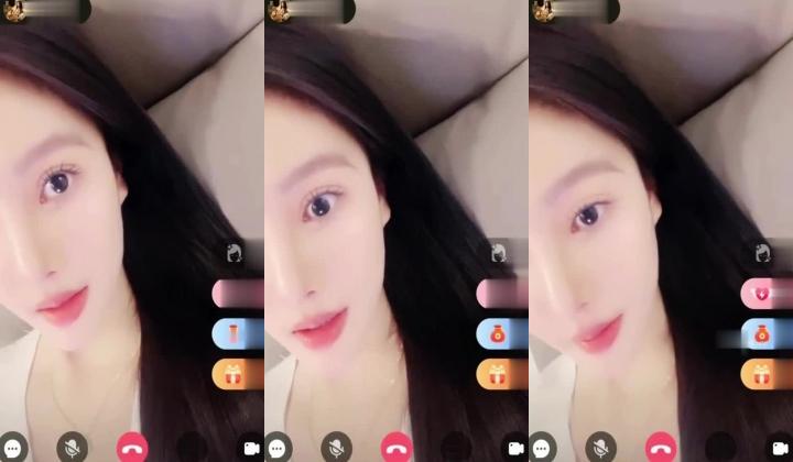 颜值嫩妹【多金】一对一被出卖,颜值是真的高,奶子够嫩,挫逼自慰,听指挥飞机价值还行