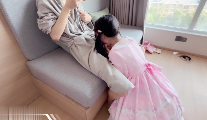【萝莉少女】小向喵 - 粉嫩快递员の蜜穴妥协 吊带白丝足穴侍奉 白虎穴骑乘套弄抽插肉棒榨精 全部