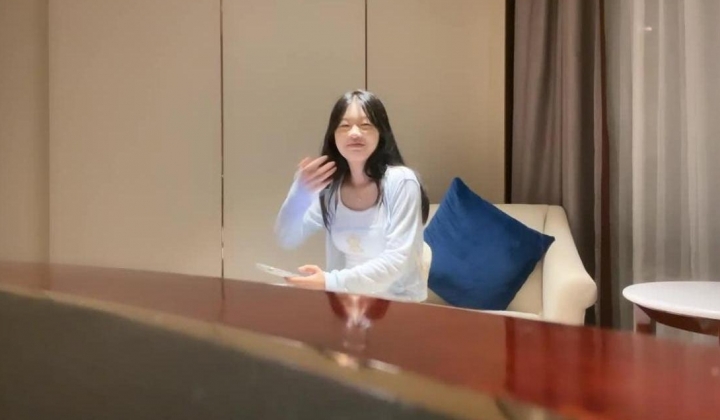 【许墨探花】偷拍真实高端外围精神小妹清纯学妹