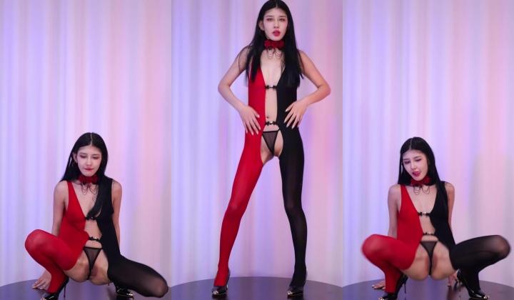 【红玫瑰舞团】异域风情骚气小美女『KK』双视角透视裸舞 各种性感内衣激情顶逼秀