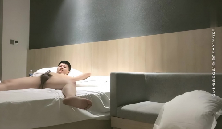 探花朗李寻欢_啪啪高颜值甜美长腿妹，舔弄口交镜头前骑乘后入猛操，呻吟娇喘很诱人