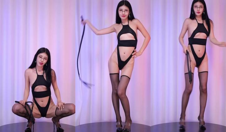【红玫瑰舞团】异域风情骚气小美女『KK』双视角透视裸舞 各种性感内衣激情顶逼秀