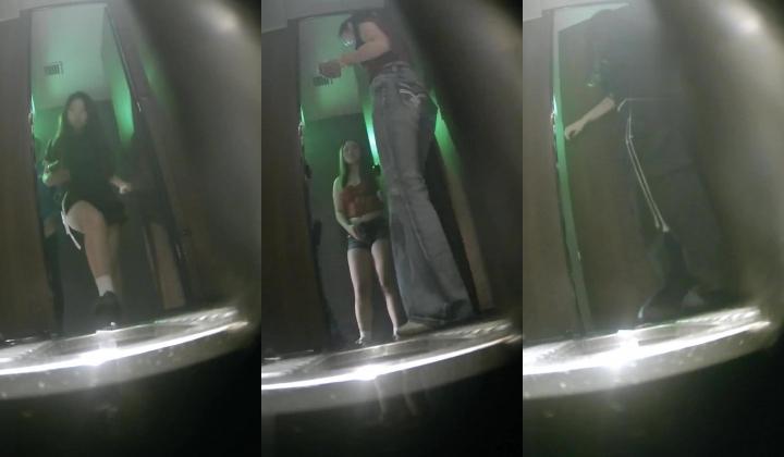 酒吧女厕后拍绿光系列 ️近视角高清后拍长靴红裙性感的蜜桃臀穴美