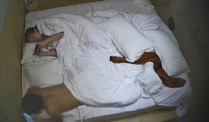 酒店偷拍 ️大奶少妇白领姐姐出差和单位小伙激情被研究嫩逼后猛操听呻吟非常享受