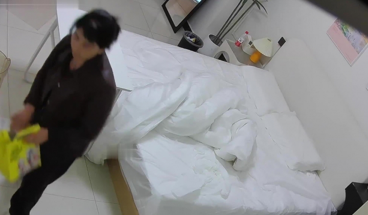 酒店偷拍女网红拍jk到包臀的转场视频的拍摄途中被摄影师狂操几次