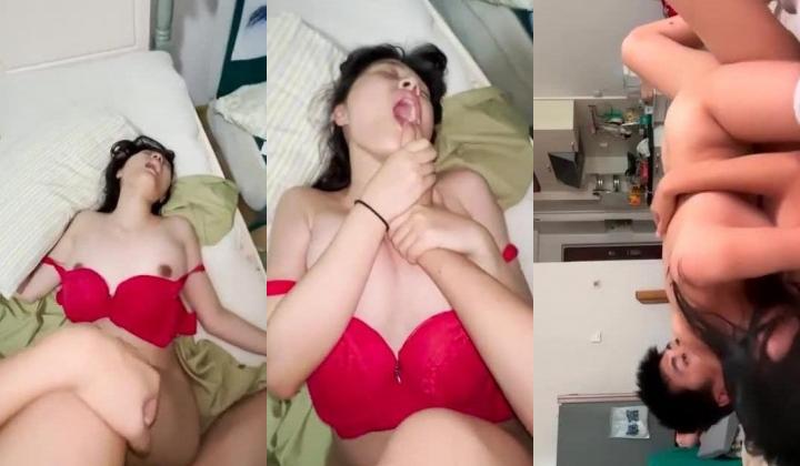 够反差够骚才带劲，极品反差母狗，被狠狠爆肏！