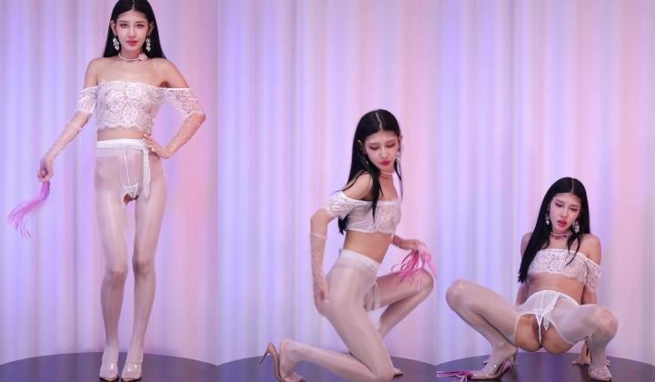 【红玫瑰舞团】异域风情骚气小美女『KK』双视角透视裸舞 各种性感内衣激情顶逼秀