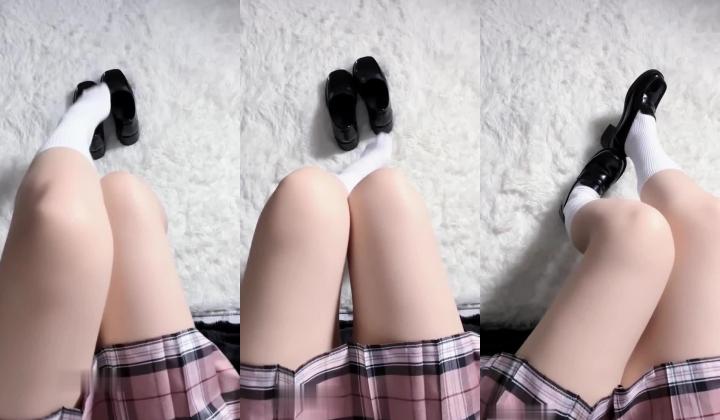推特极品白虎福利姬【蛇蛇猫】超高撸点自慰露出放尿福利集