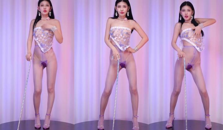【红玫瑰舞团】异域风情骚气小美女『KK』双视角透视裸舞 各种性感内衣激情顶逼秀