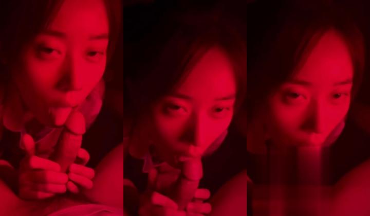 清纯可爱超高颜值美女，懵懂兔女郎露脸性爱自拍，主打真实刺激
