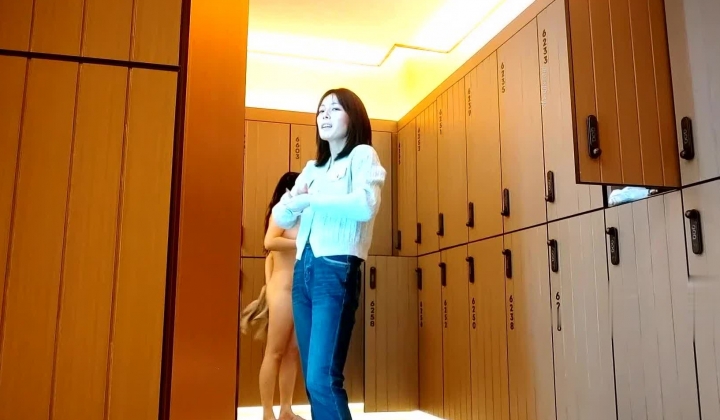 国内【某高端会所】更衣室偷拍 高质量美女络绎不绝