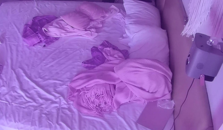 大学城 给美女手脚都绑上 嘴里塞球调教 操完逼之后又去操嘴 小美女全程温顺配合