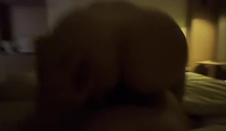 【抖音福利】肥臀大奶健身熟女【看淡一切、撸铁女人】性爱啪啪1V1自慰，耐操败火肉便器