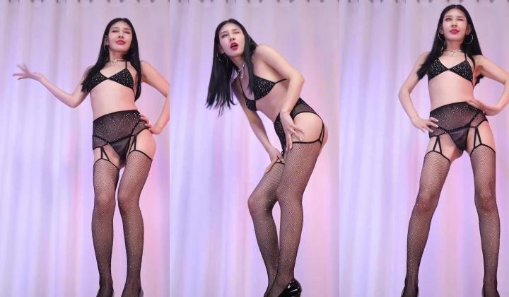 【红玫瑰舞团】异域风情骚气小美女『KK』双视角透视裸舞 各种性感内衣激情顶逼秀
