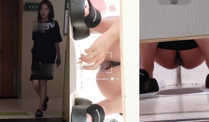 中午午休尾随单位女同事进女厕多角度偷拍她尿尿逼逼没长多少毛