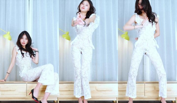 艺舞吧，清甜美模【小萌】，动感丝滑露点骚舞
