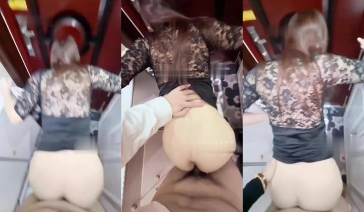推特真实另类情侣，女方有金主，【小妖Elfs_redcoat】绿帽不平衡，叫外卖听自己操老婆