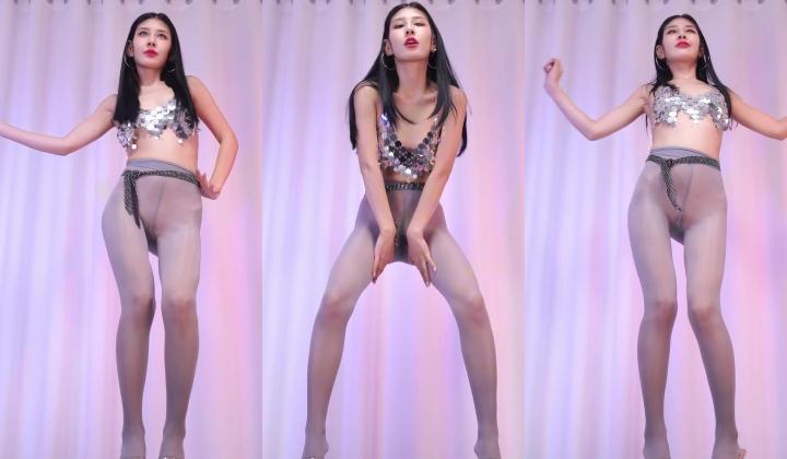 【红玫瑰舞团】异域风情骚气小美女『KK』双视角透视裸舞 各种性感内衣激情顶逼秀