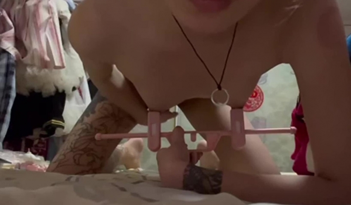 东北纹身女M【梁晓静】露脸自调，滴蜡夹奶自慰，小母狗属性拉满