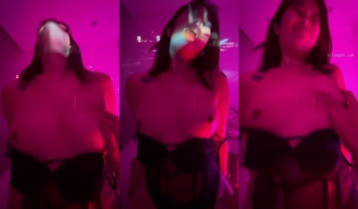 推特台湾超级网红N「nxxgbabe」FO订阅性爱私拍，36D巨乳身材，粉丝约啪实录，各种连续高潮无套中出