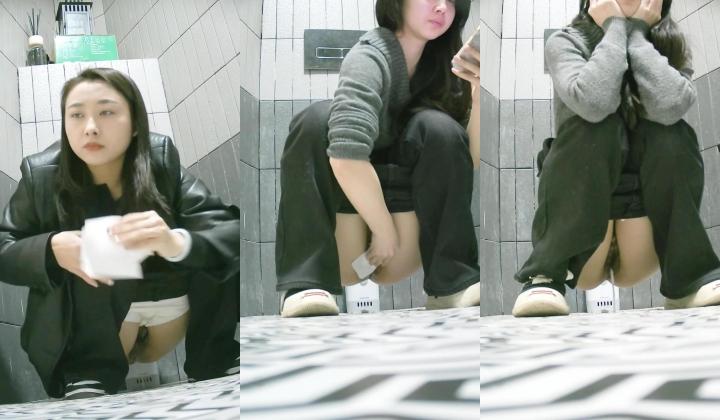 商场女厕连续三次拍到同一个美女近距离观察她的小嫩鲍鱼