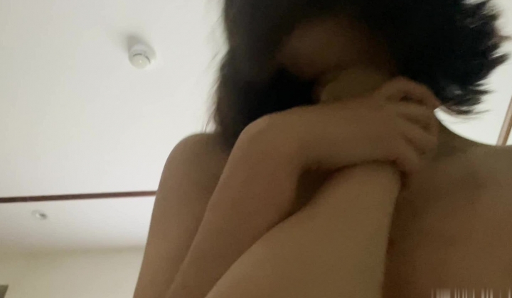 黑龙江高颜值小姐姐私下极度反差，性服务大哥露脸啪啪，口技认真还一直娇喘