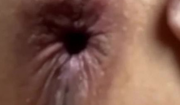 《稀缺资源猎奇极品调教》不喜勿下，绝对折磨！变态妹子一系列反人类式虐阴~胶水封、逼拔罐、马桶刷插