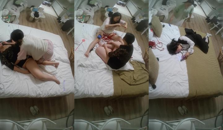乐橙酒店高清偷拍一对大学生女同挺会玩的带着不少工具五花八门做爱
