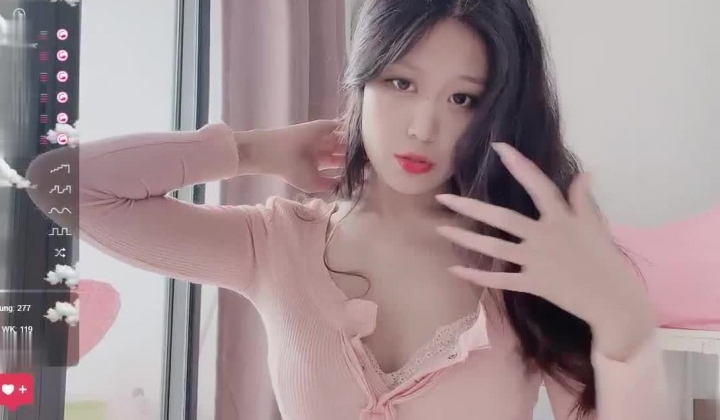 ️F杯巨乳美女【LinLin】超级大奶子~一对一道具自慰~高潮喷水颤抖