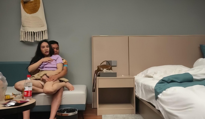 妇女收割机、胖子传媒工作室_深夜网约小少妇啪啪，沙发调情舔奶，床边多姿势猛操精彩刺激