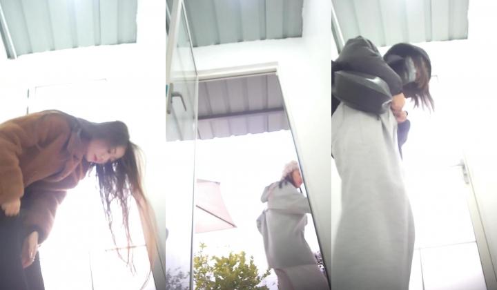 ️升级摄像头享受极致视觉体验景区简陋偷拍 ️几个拉稀的美女