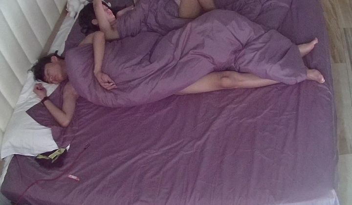 大学城 极品小美女 男友早上睡醒就要拉着打一炮 小美女只能配合 身材太顶了 打完这炮就退房咯