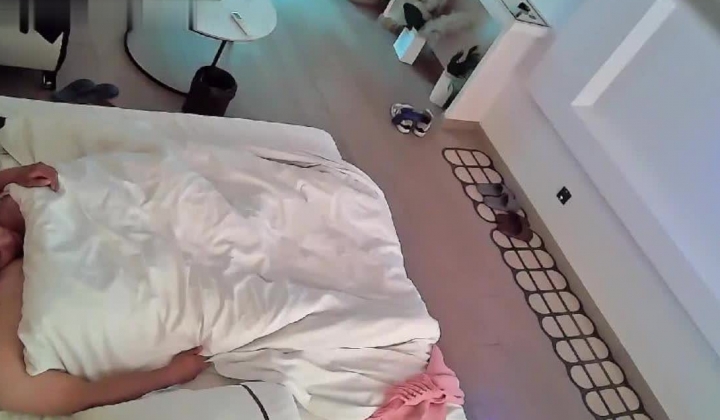 气质小姐姐跟男友开房 身材是真不错 白嫩躯体 毛毛也好看
