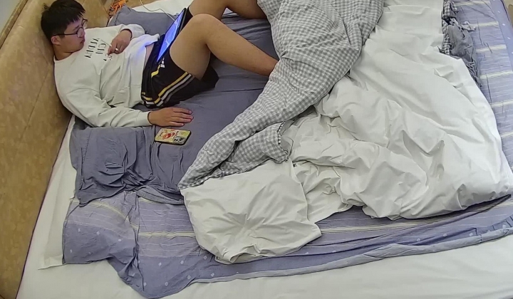 酒店偷拍连续入住几天的大学情侣身材不错的马尾女和男友三天的性爱生活