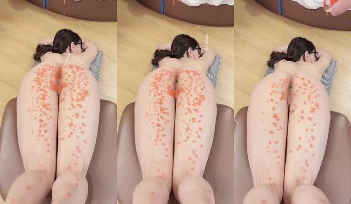 字母猎奇必备！极度SM重口，舞蹈生姐姐【依然】各种花样玩法，暴力异物扩张3P女女露出喝尿
