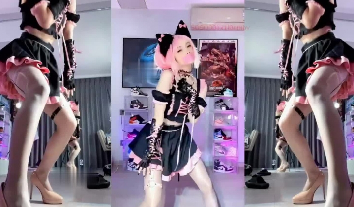 抖音福利！极品COS美女【霸王龙】上面正常直播跳舞，下面自慰 肛塞 拉珠