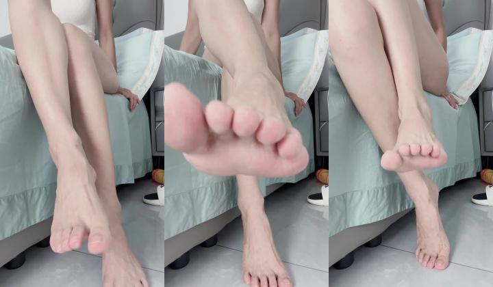 快手极品御姐【蜜桃依依】疯狂插穴BB都被操烂了