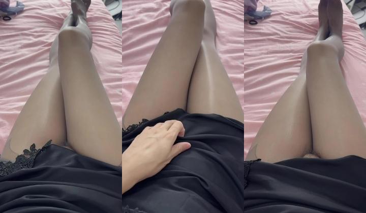快手极品御姐【蜜桃依依】疯狂插穴BB都被操烂了