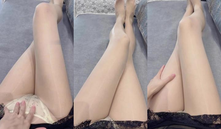 快手极品御姐【蜜桃依依】疯狂插穴BB都被操烂了