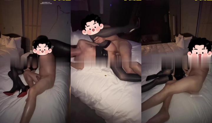 【牛肉卷】暗房3P油亮黑丝骚蹄子“请你狠狠的捅我 我已经有两天没有被操了！好痒