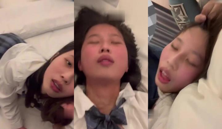 顶级露脸眼镜反差婊！推特金主【采花小盗】圈养青春洛丽塔嫩妹，各种调教喝尿啪啪颜射内射，月经期间也