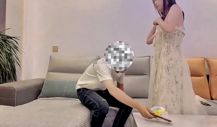 【杏吧原创】18岁的兼职妹妹身材很好皮肤很白 配合度很高 加了钱无套。做的口活是真的一流 最后我
