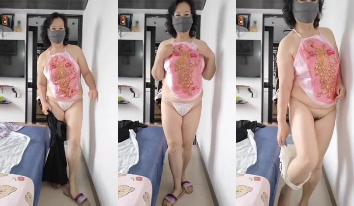 抖音福利！52岁大奶肥臀肉感熟女【慧慧兰兰】内衣全裸展示自X无套啪啪内射户外野战