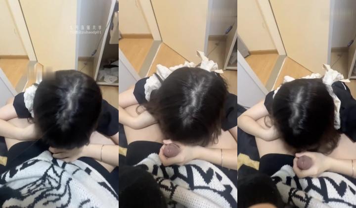 可爱00后清纯少女，白白嫩嫩的胴体让人流口水，粉嫩小嫩逼 极品蜜桃小丰臀，被狠狠的后入 被操到高潮浪叫
