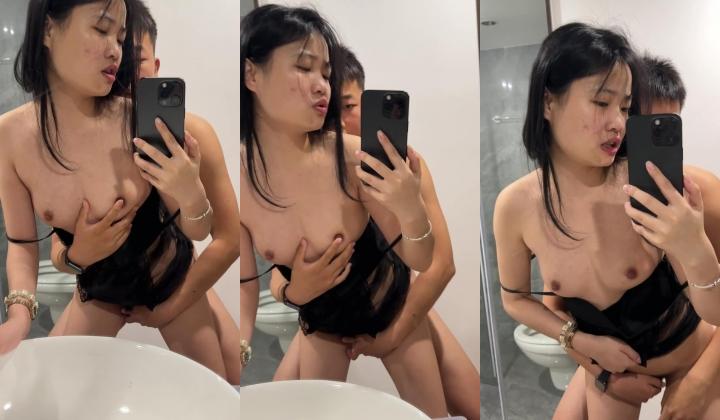 沧州良家人妻邻家乖乖女对镜不停说骚话嘴巴一直张着喘