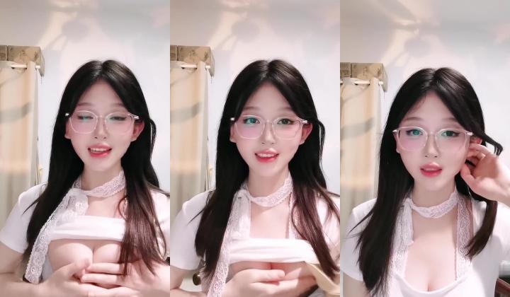 十个眼镜九个骚~好漂亮 反差女大学生无敌翘臀 扒开粉穴 丝袜诱惑