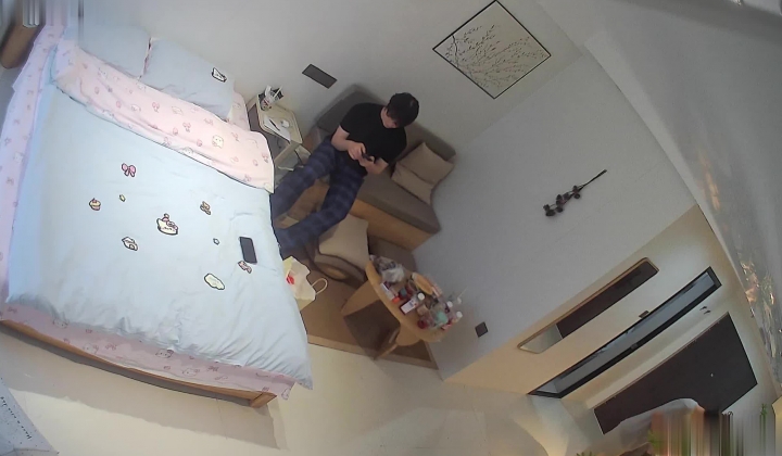 乐橙酒店偷拍 高校情侣等单身狗兄弟走后立刻床上放荡做爱